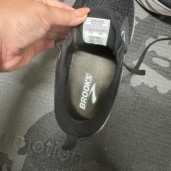 Women Brooks levitate GTS 6 size 7,5 - Picture 6 of 6